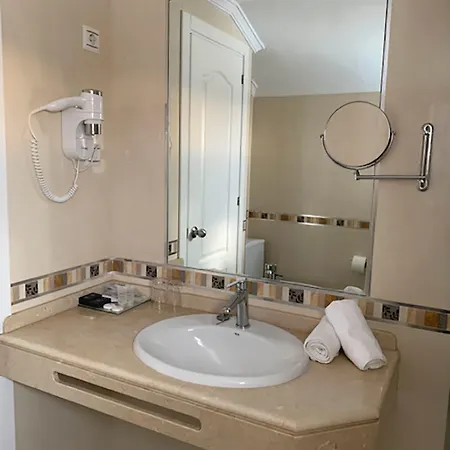 فندق Plaza Cavana نيرخا