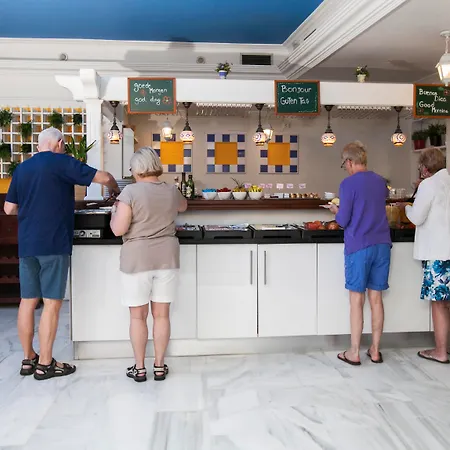 מלון Plaza Cavana 3*