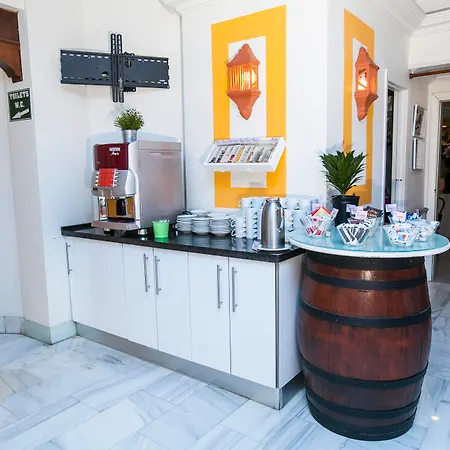 מלון Plaza Cavana 3*