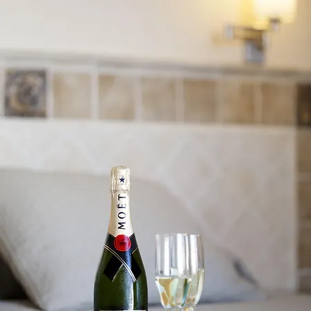 Plaza Cavana 3* נרחה