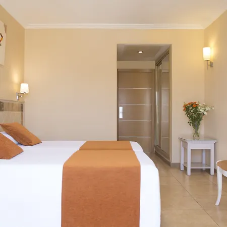 Plaza Cavana מלון