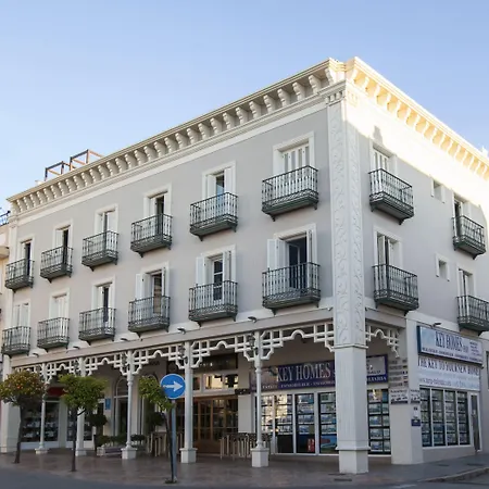 Plaza Cavana מלון 3*