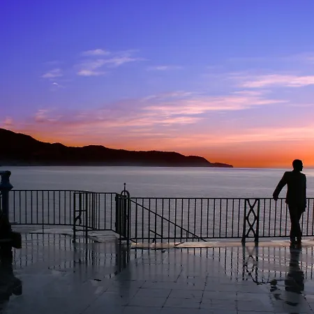 מלון Plaza Cavana