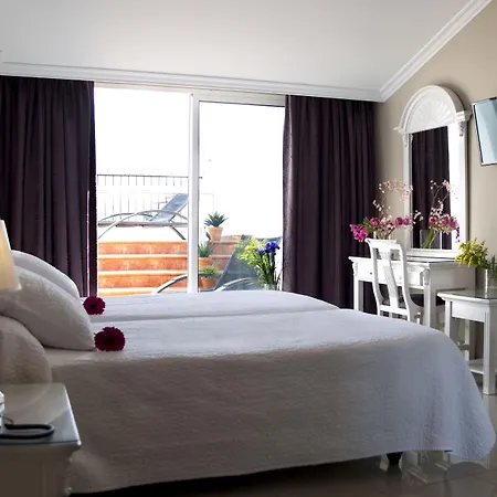 Plaza Cavana נרחה