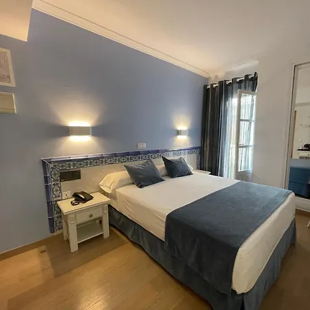 Plaza Cavana Otel