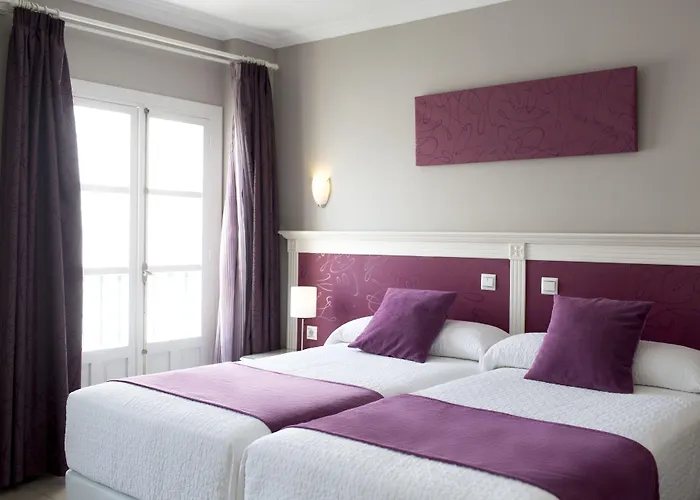 Plaza Cavana Hotel 3*