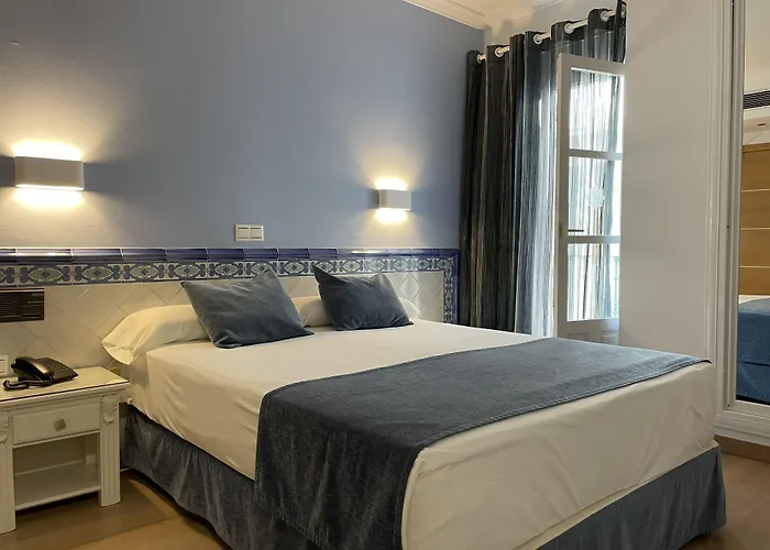 Plaza Cavana Hotel 3*