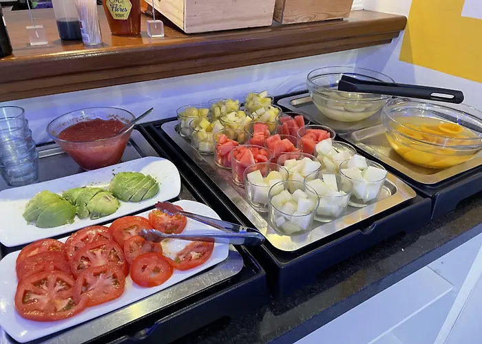 Hotel Plaza Cavana Nerja